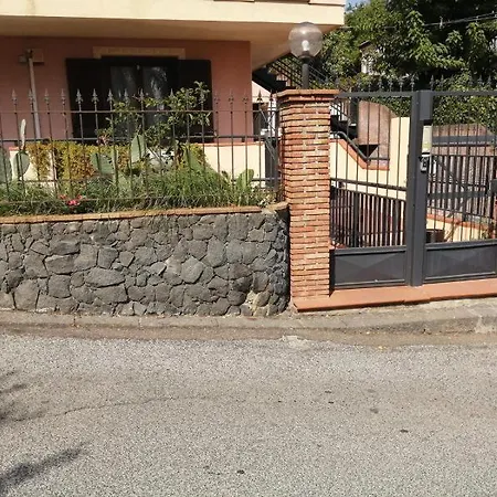 Semesterbostad Casa Alice Aci Castello